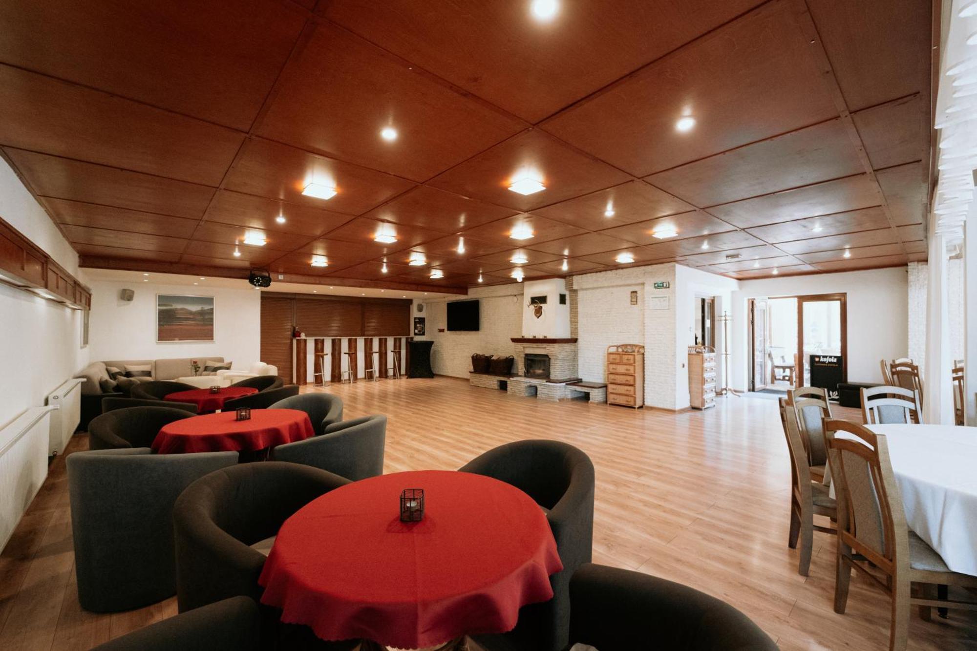 Horsky Hotel Bartoska Cremosne Екстер'єр фото