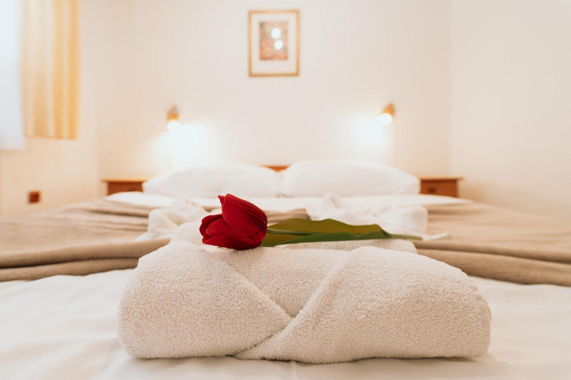 Horsky Hotel Bartoska Cremosne Екстер'єр фото